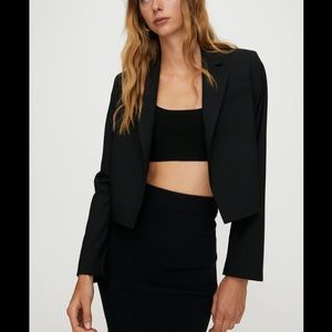 Aritzia cropped blazer